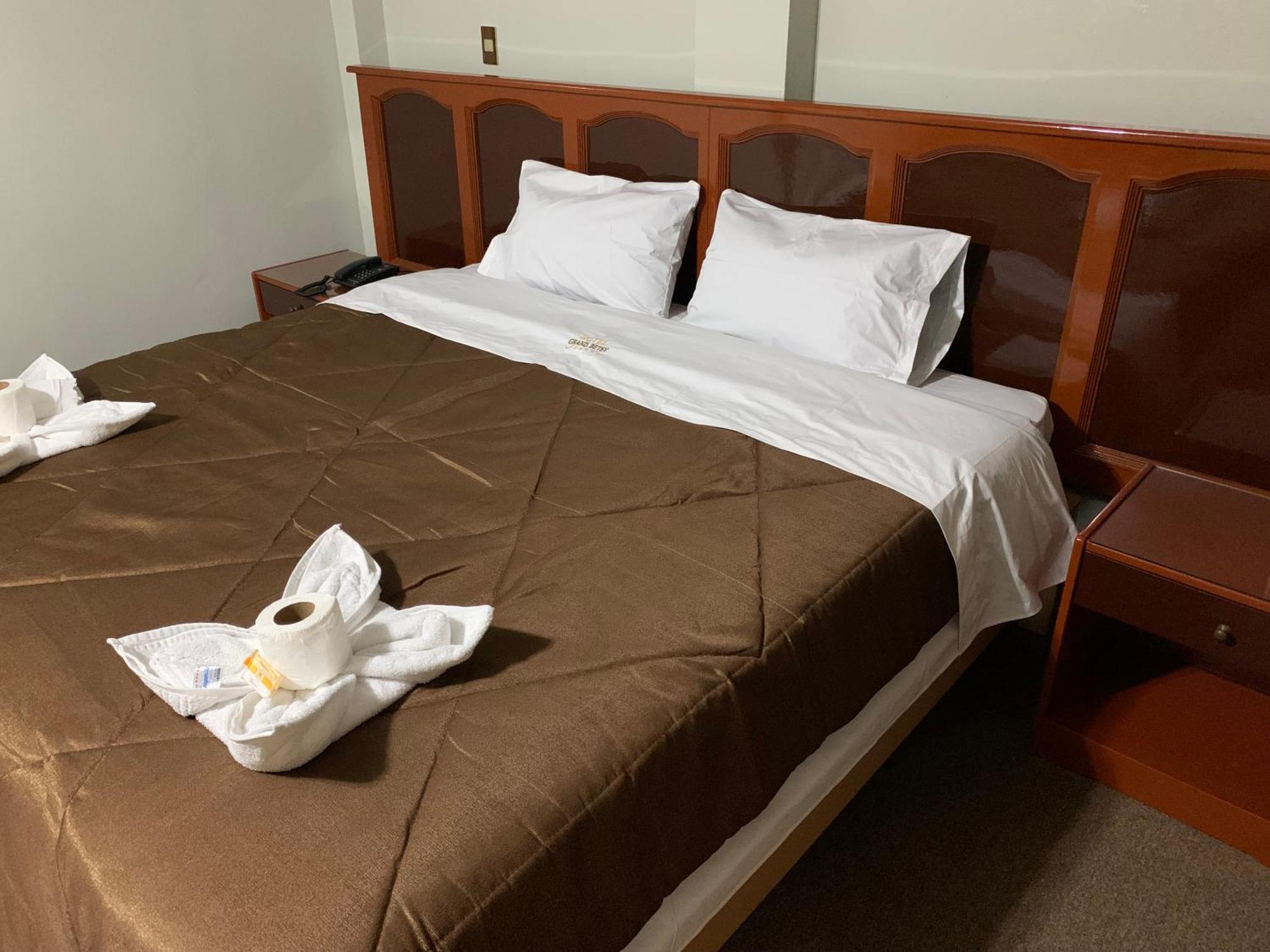 Grand Hotel Betsy Lima Bagian luar foto