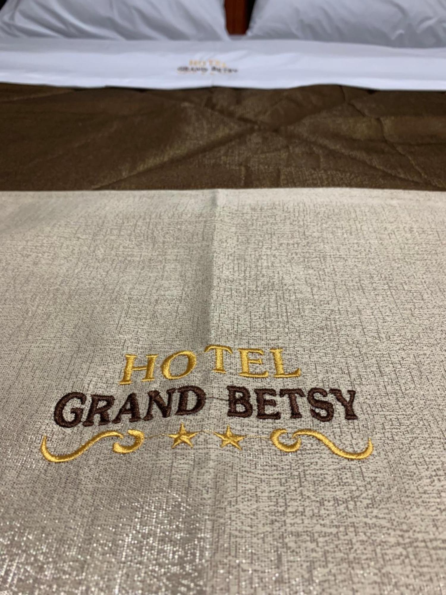 Grand Hotel Betsy Lima Bagian luar foto